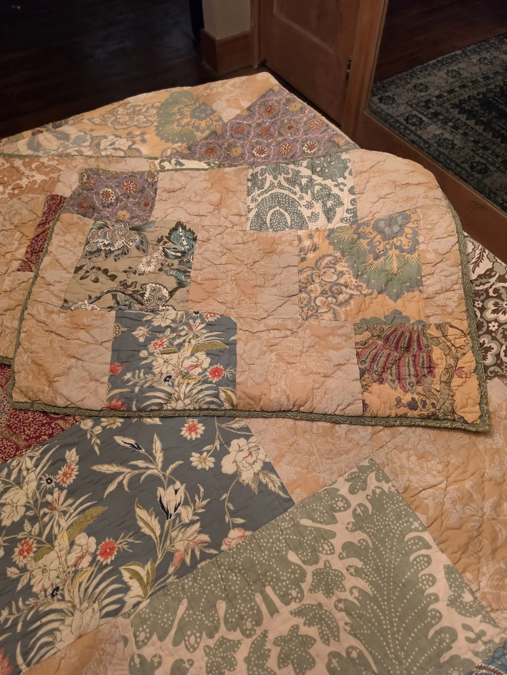 Queen‑Size Pottery Barn Comforter + 2 Shams